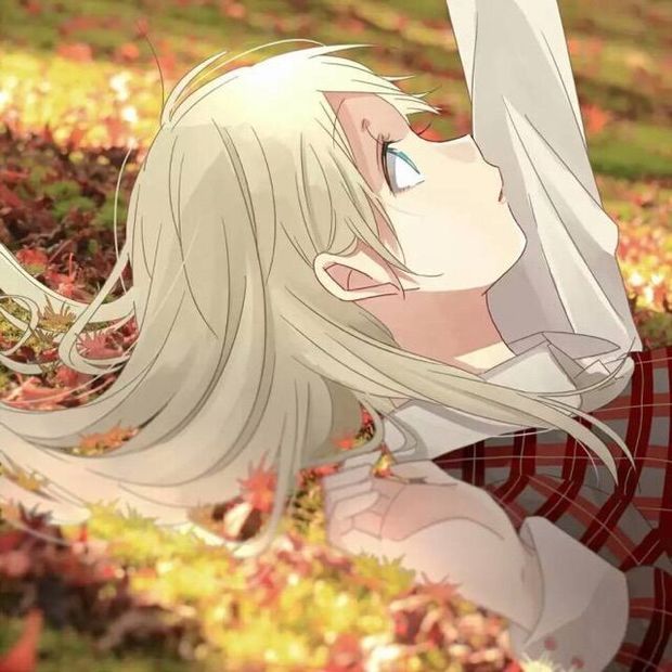 如果有一个男生,你一换qq头像,他也跟着换.而且是差不