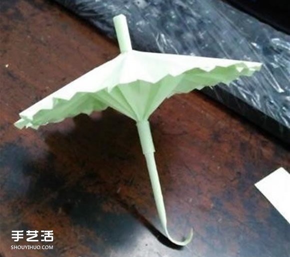 太赞了[视频]时长 02:13可以自动收缩的立体雨伞手工折纸,简单易学